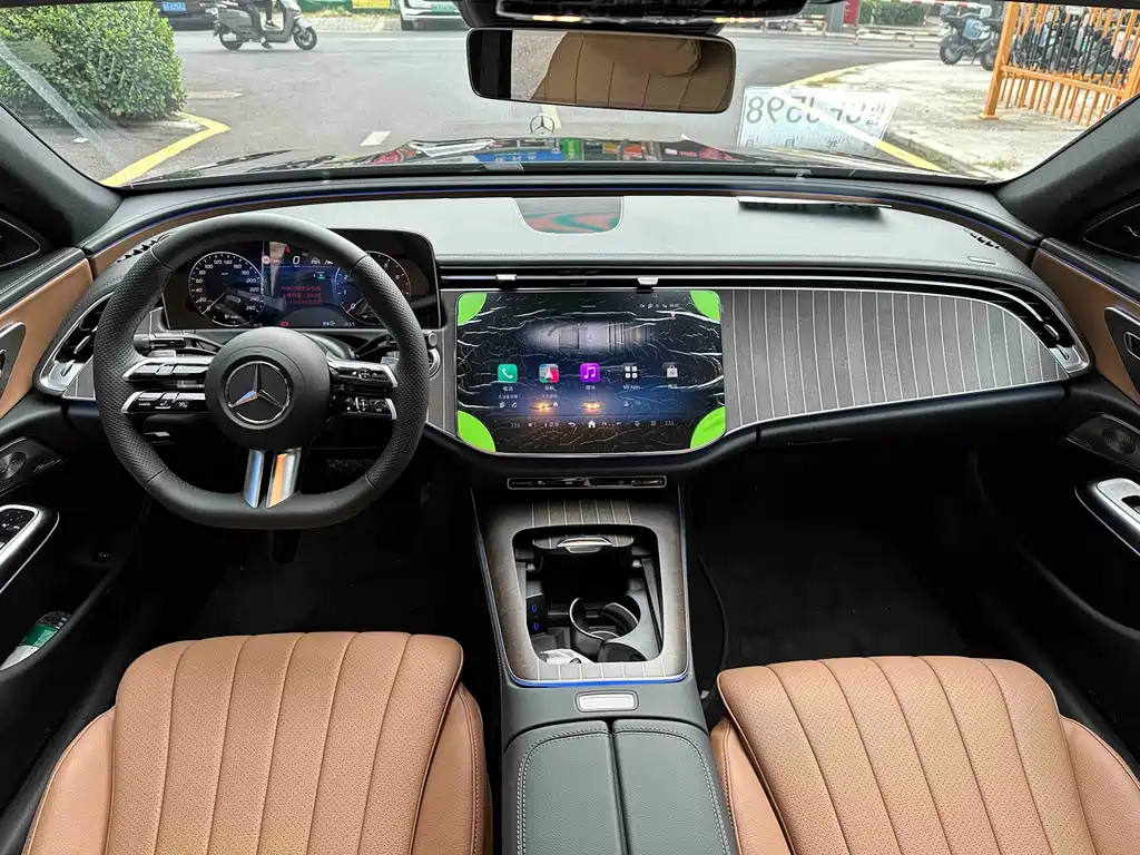 Mercedes-Benz E-Class — миниатюра 7
