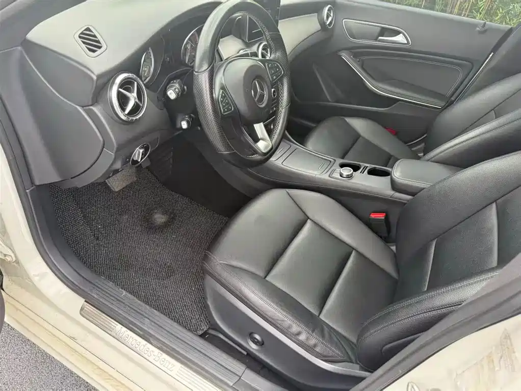 Mercedes-Benz CLA 2016 CLA 200 Fashion