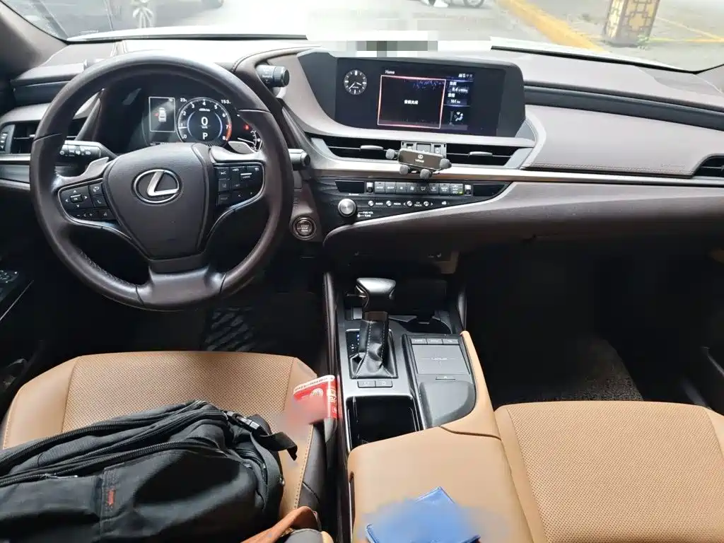 Lexus ES — миниатюра 13