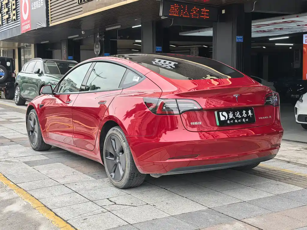 Tesla Model 3 — миниатюра 6