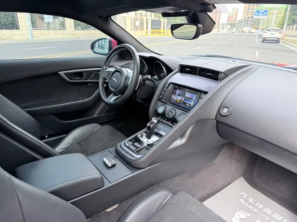 Jaguar F-TYPE — миниатюра 8