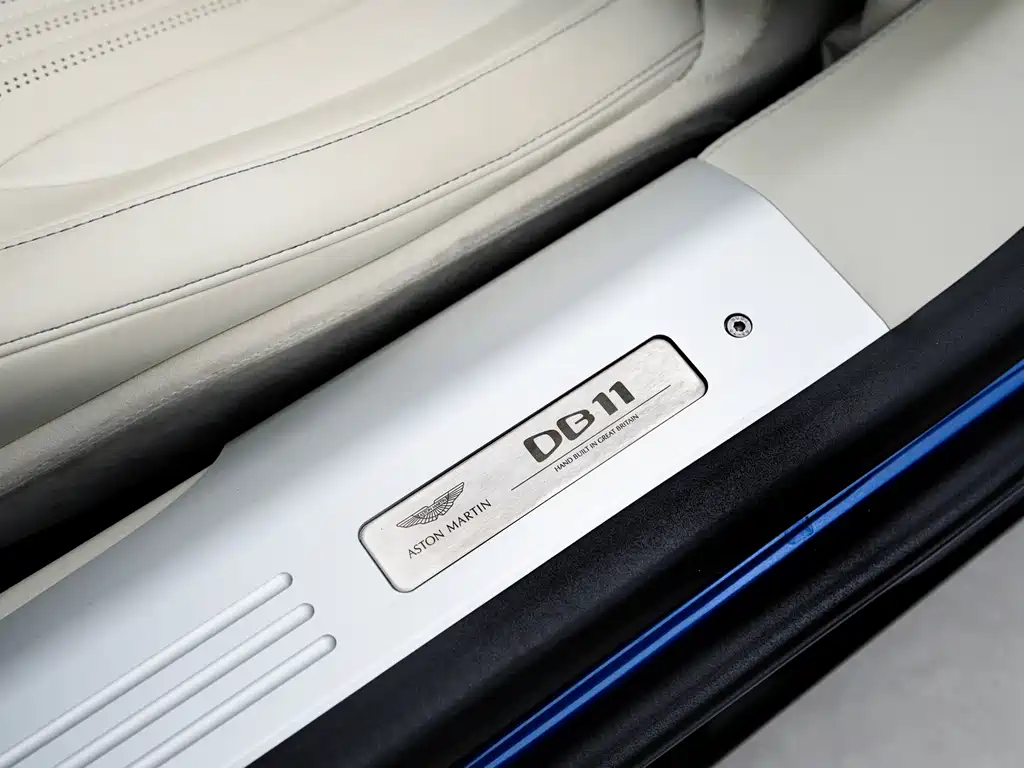 ASTON MARTIN DB11