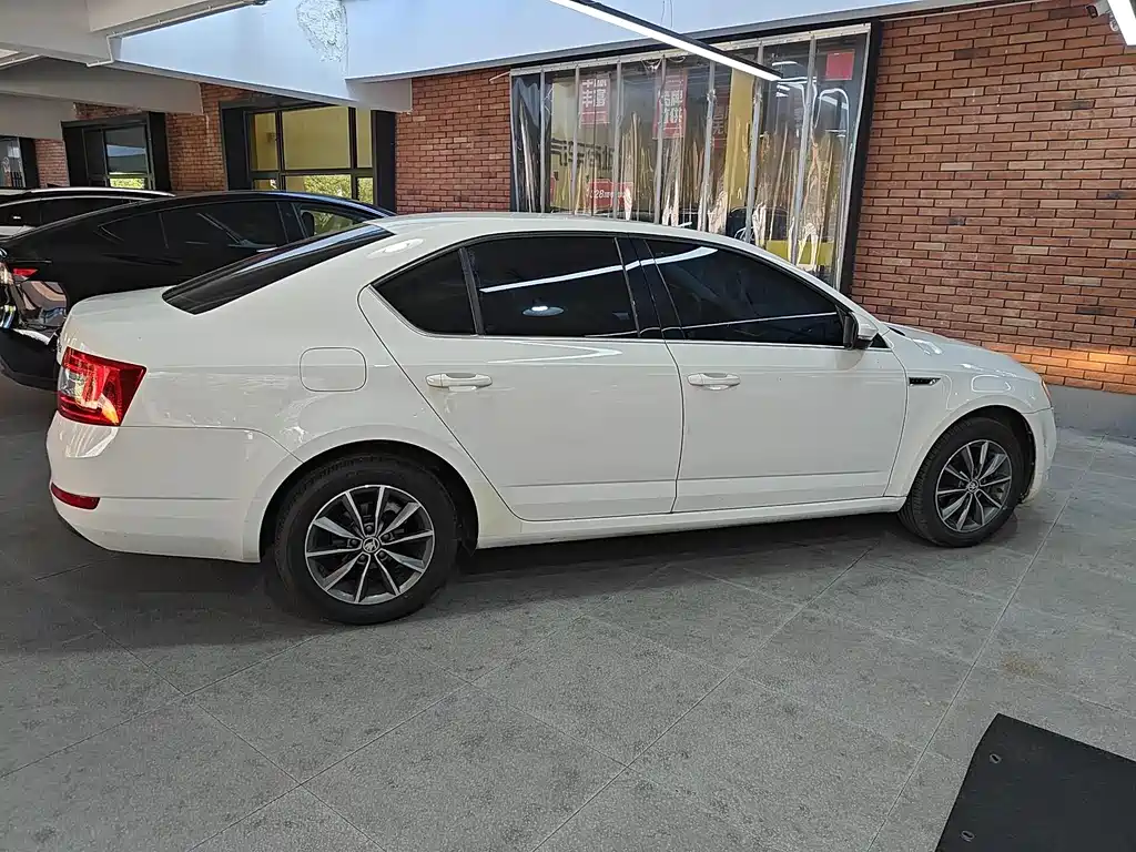 Skoda Octavia — миниатюра 5