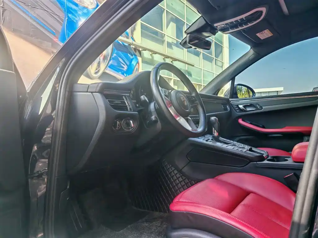 Porsche Macan — миниатюра 6