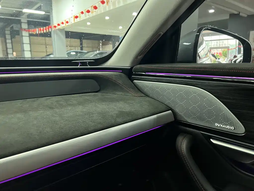 XPeng P7 — миниатюра 14