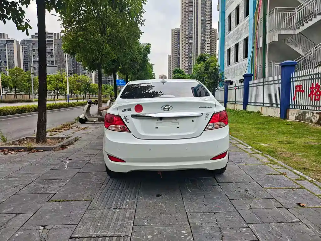 Hyundai Verna — миниатюра 8