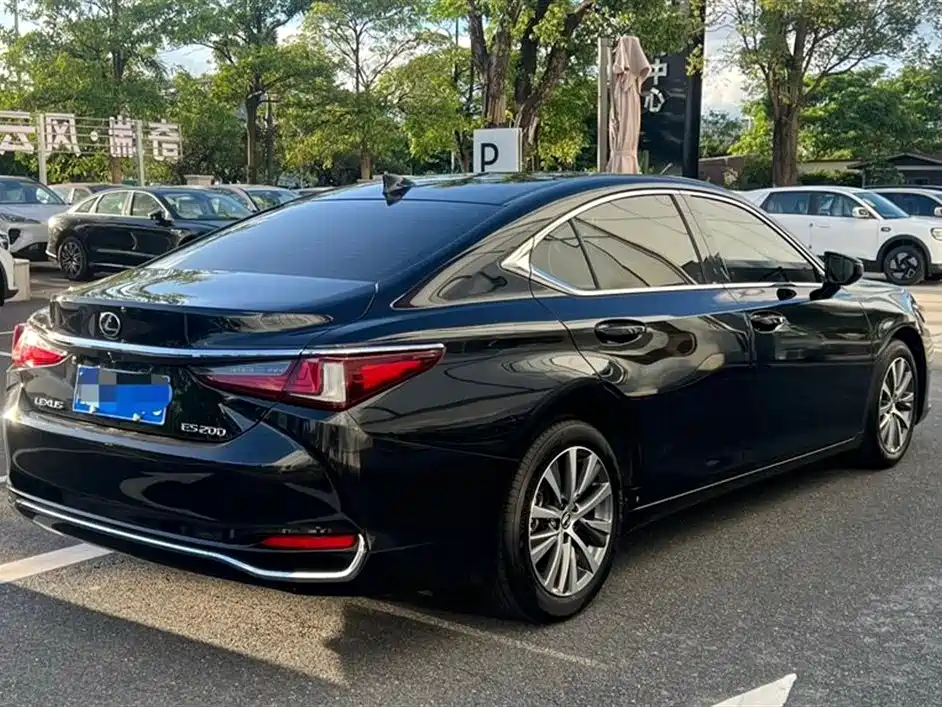 Lexus ES 2018 200 V
