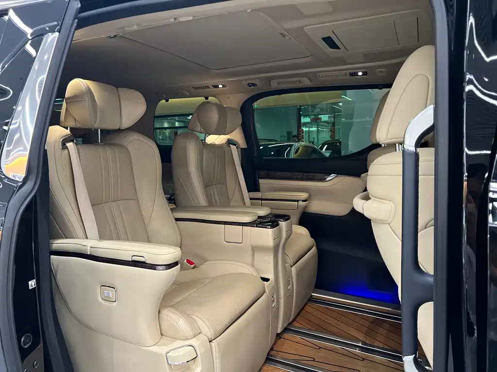Toyota Alphard 2021 2.5L Luxury