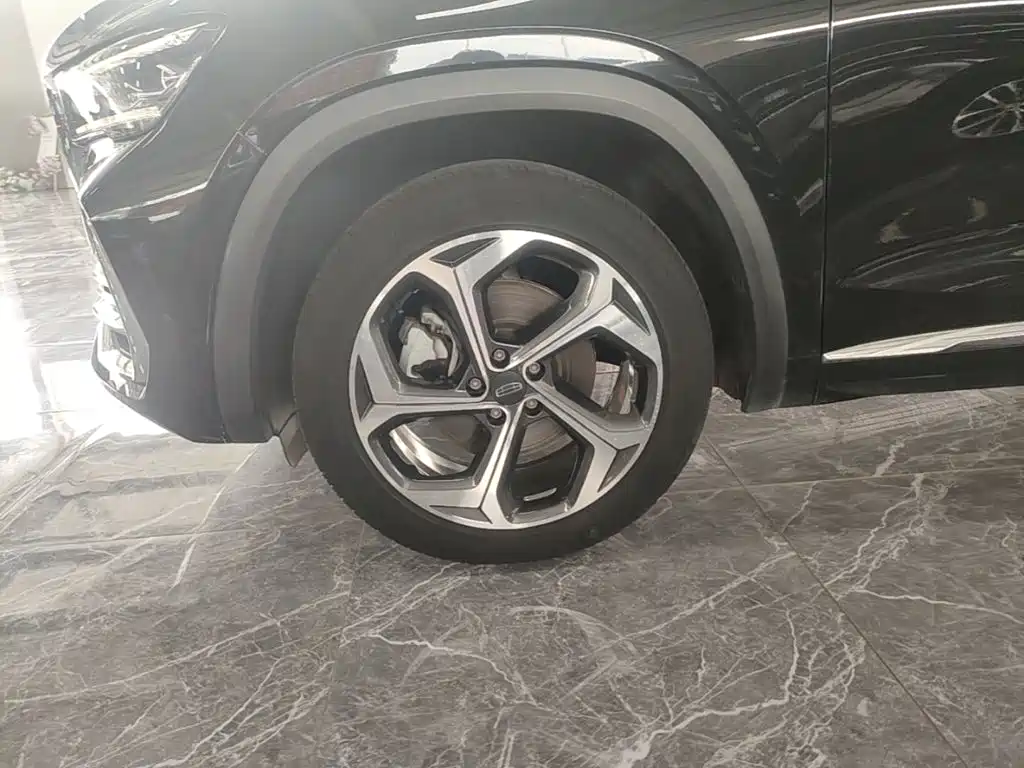 Geely Xingyue L — миниатюра 23