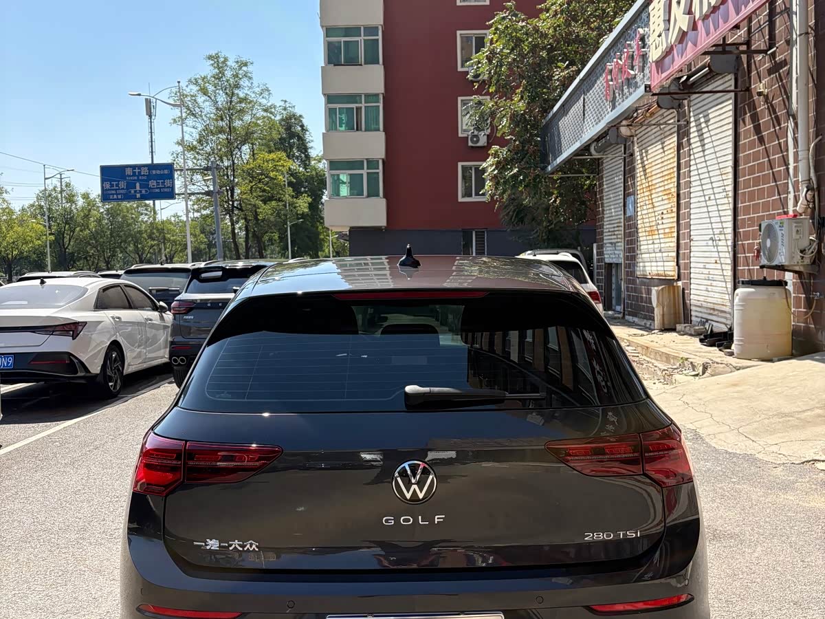 Volkswagen Golf 1.4 л 2023 г. Чёрный, пробег 30000 км