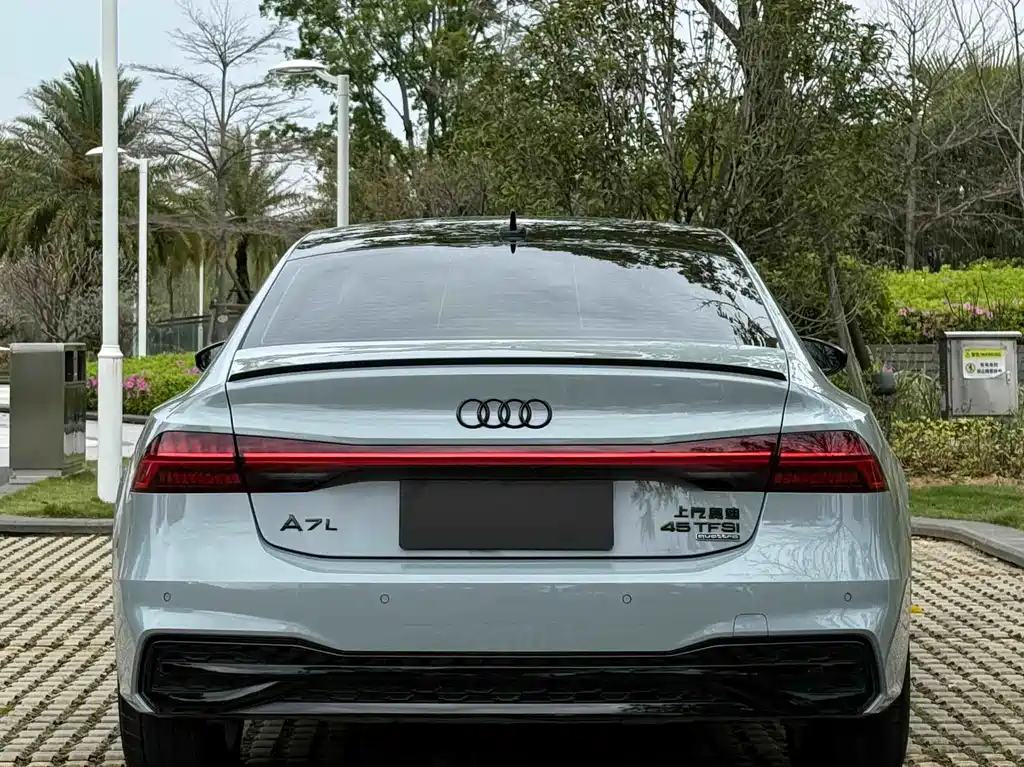 Audi A7L — миниатюра 4