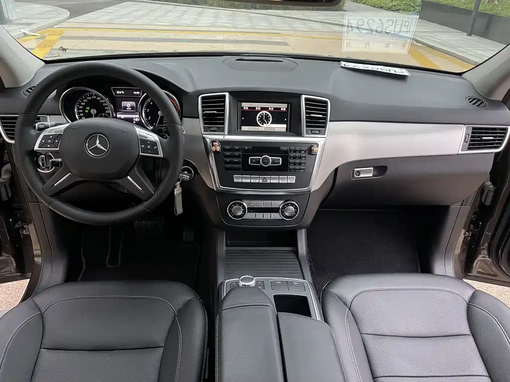 Mercedes-Benz M-Class — миниатюра 8