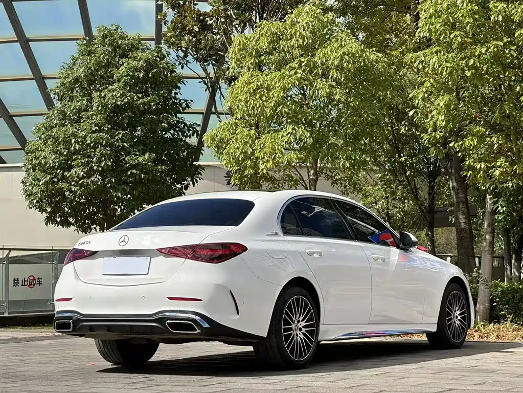 Mercedes-Benz C-Class — миниатюра 7