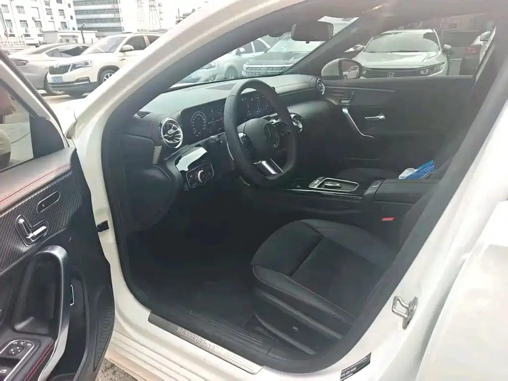 Mercedes-Benz A-Class — миниатюра 3