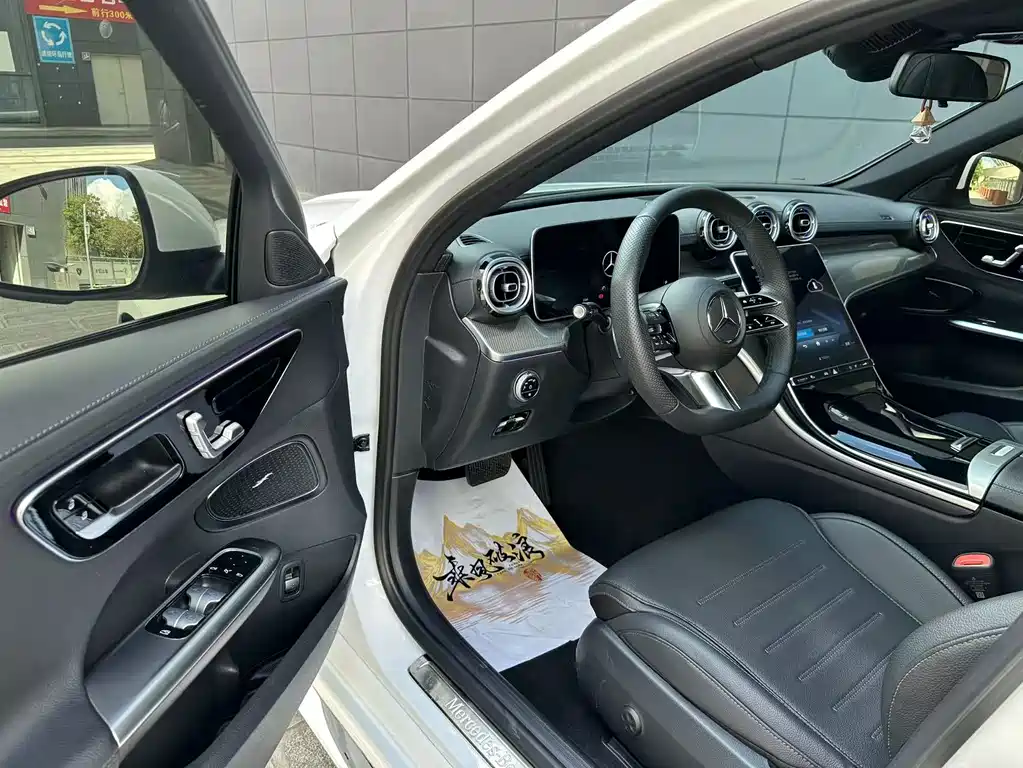 Mercedes-Benz C-Class — миниатюра 4