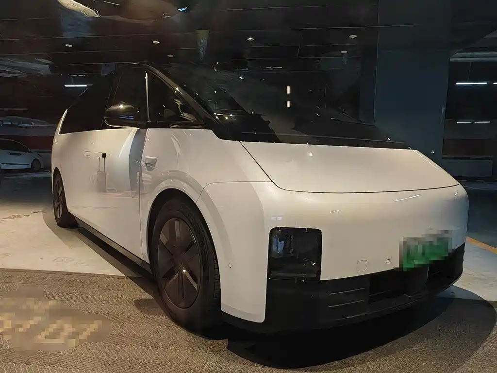 Li Auto MEGA 2025 Ultra
