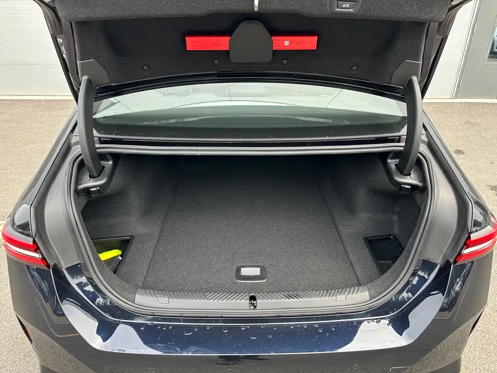 BMW i5 2025 eDrive 35L M Sport