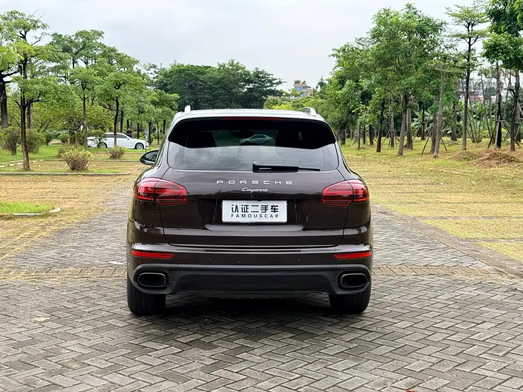Porsche Cayenne — миниатюра 5