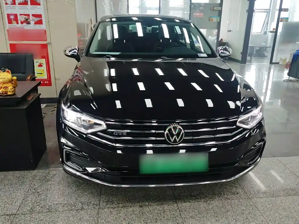 Volkswagen Magotan PHEV — миниатюра 3