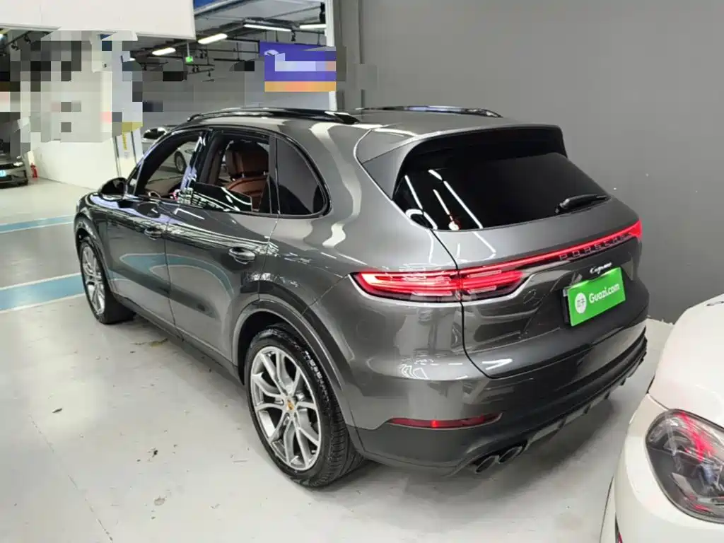 Porsche Cayenne — миниатюра 5