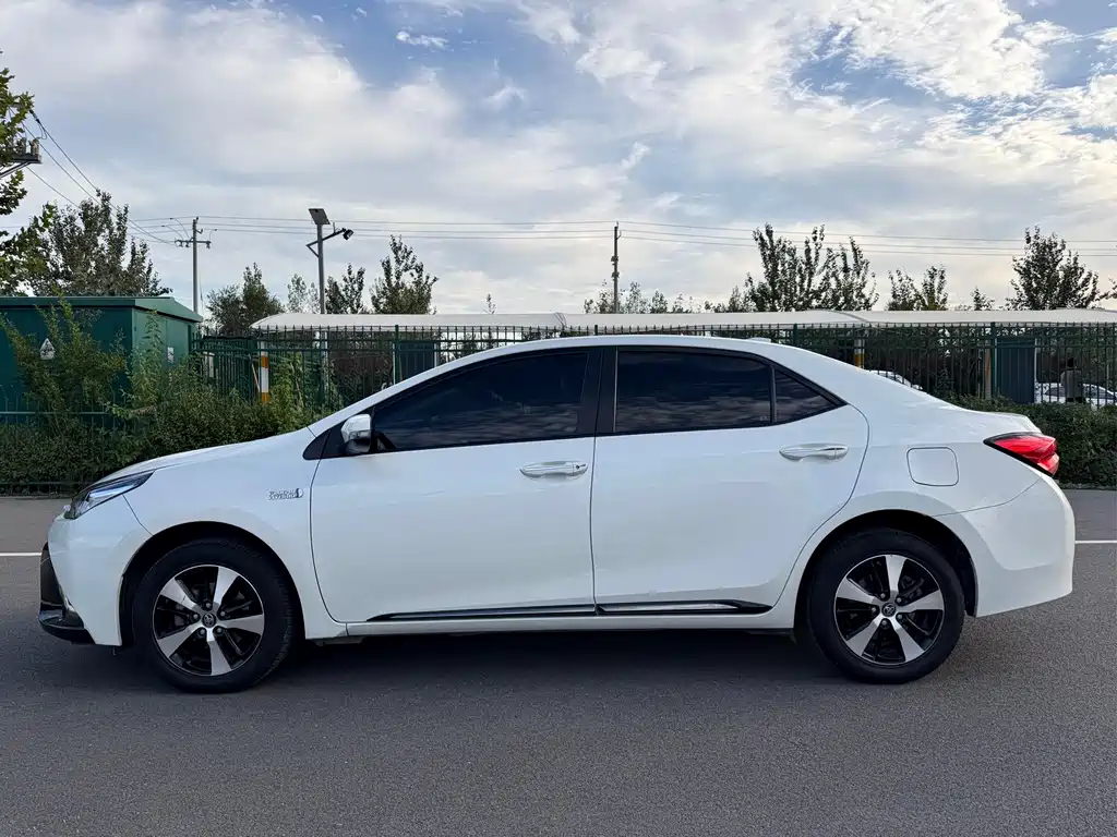 Toyota Levin Twin Engine E+ — миниатюра 8