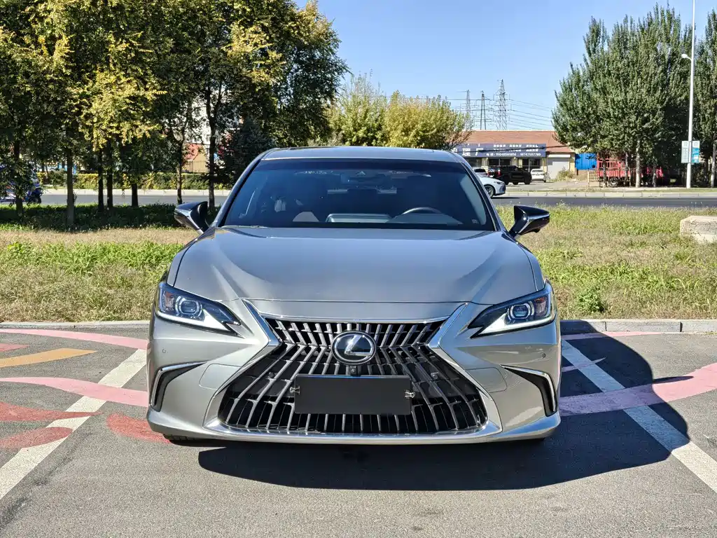 Lexus ES — миниатюра 2