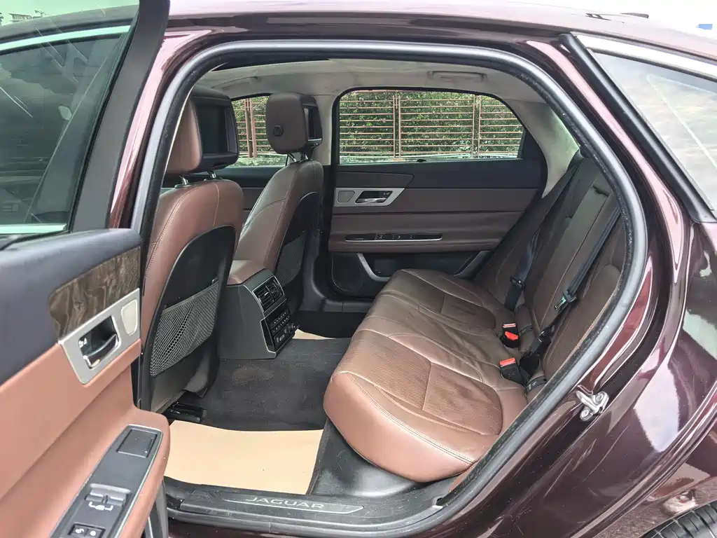 JAGUAR  XFL