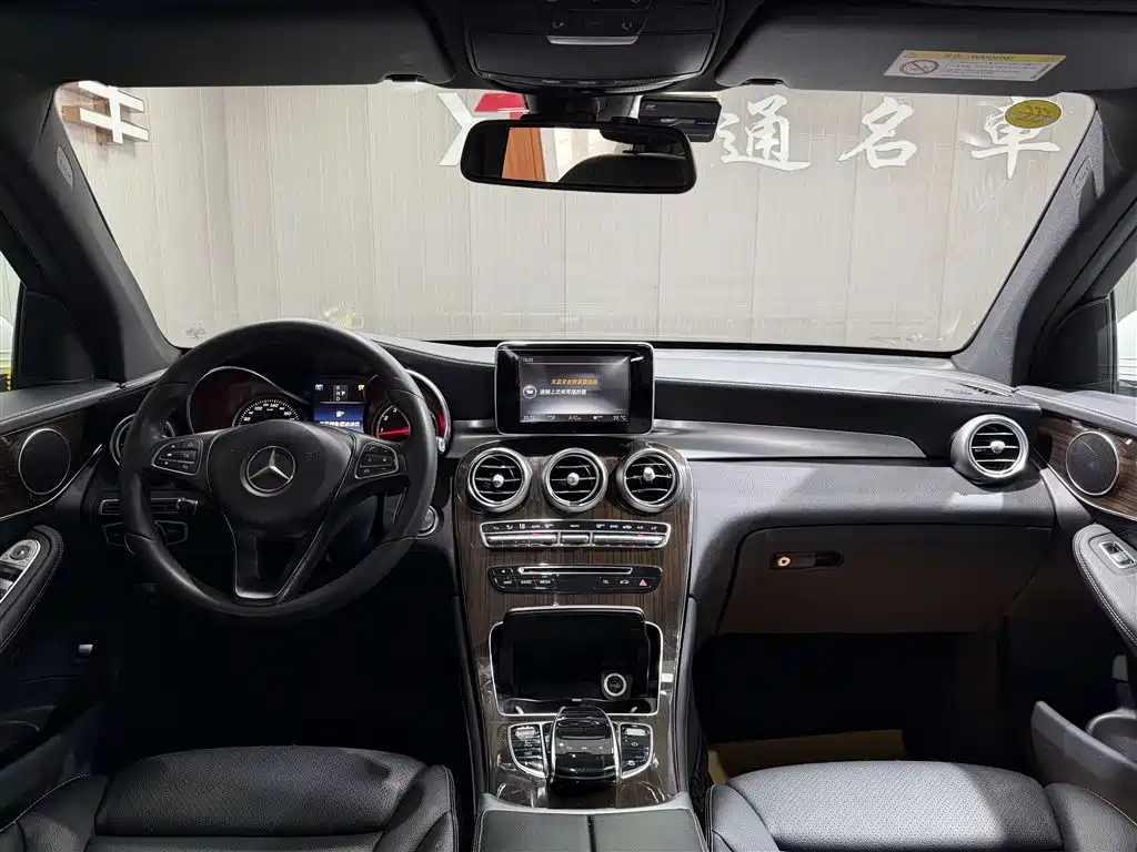 Mercedes-Benz GLC 2017 GLC 260 4MATIC