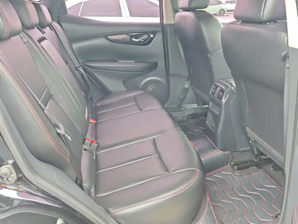 Nissan Qashqai — миниатюра 13
