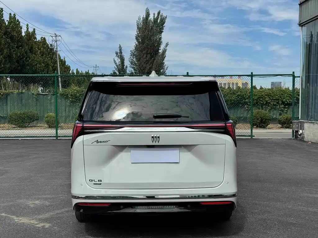 Buick GL8 Hybrid — миниатюра 4