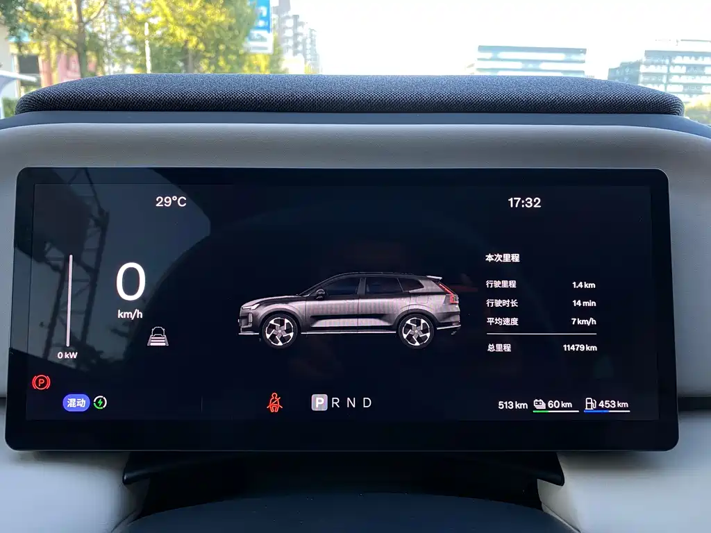 Volvo XC70 PHEV — миниатюра 8