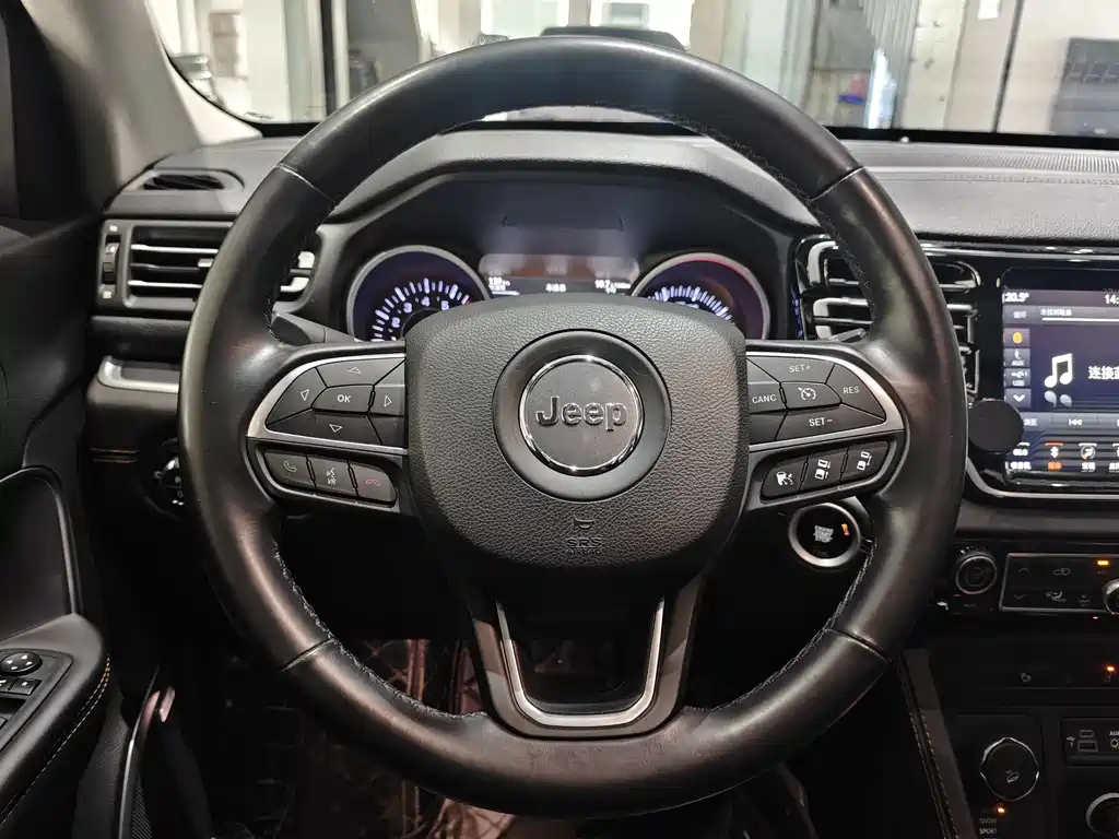 JEEP GRAND COMMANDER