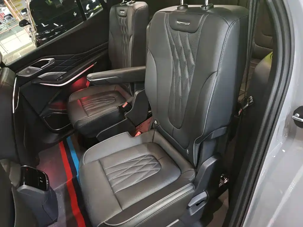 Hongqi Hongqi HS7 PHEV — миниатюра 17