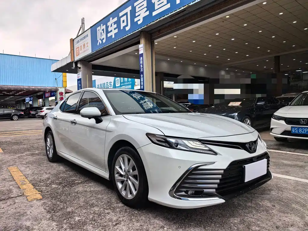 Toyota Camry — миниатюра 3