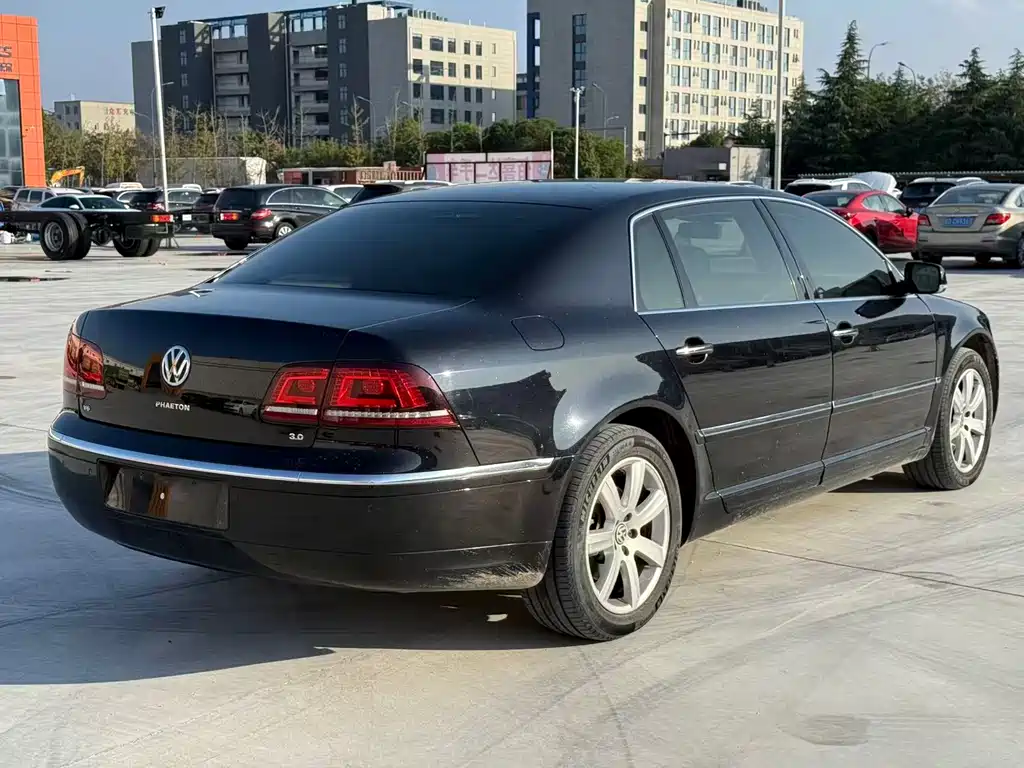 VOLKSWAGEN PHAETON