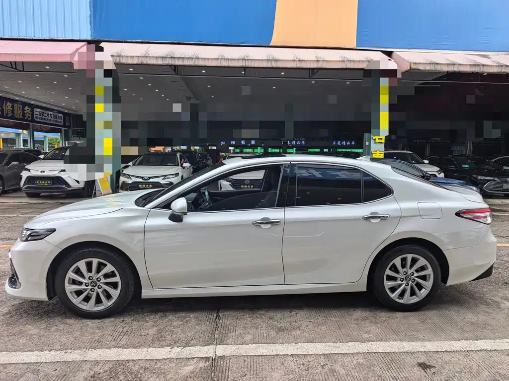 Toyota Camry — миниатюра 4