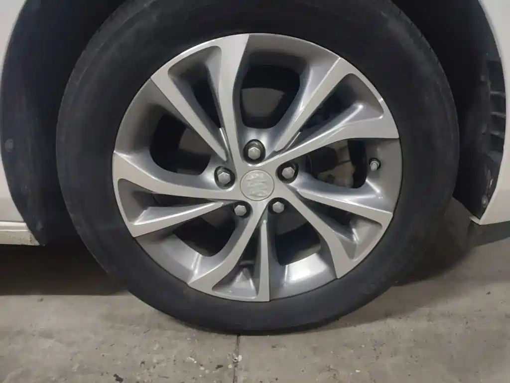 Buick Verano — миниатюра 12