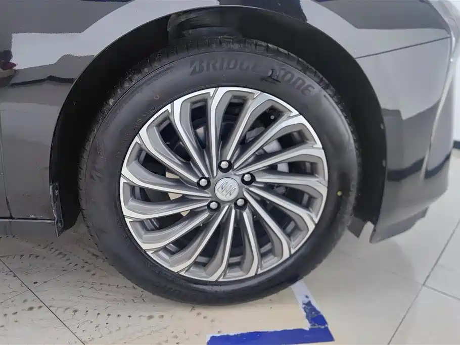 Buick LaCrosse 2023 28T