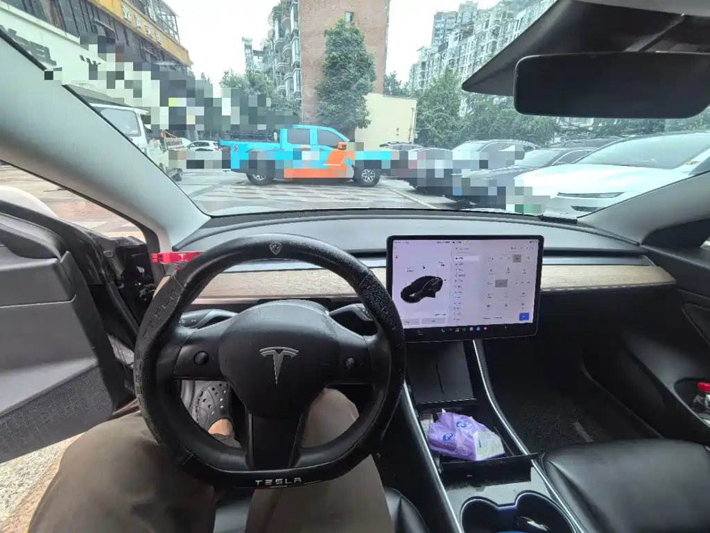 Tesla Model 3 — миниатюра 19
