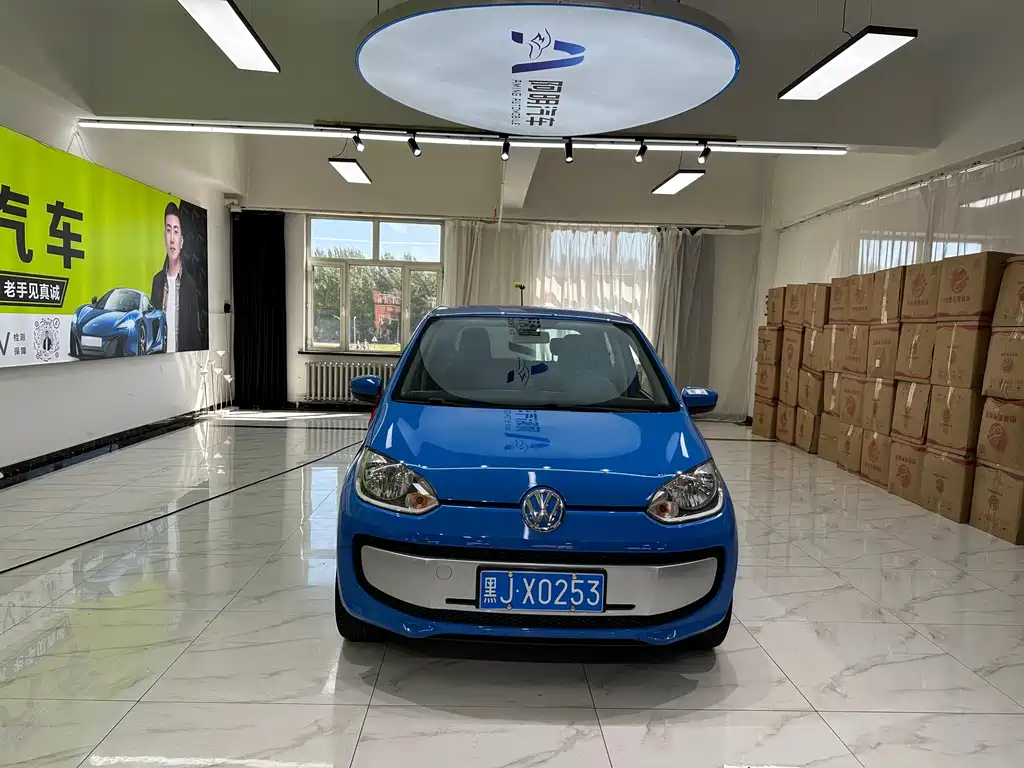 Volkswagen up! — миниатюра 2