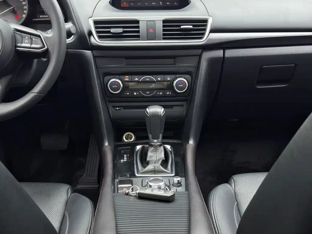 Mazda 3 Axela — миниатюра 27