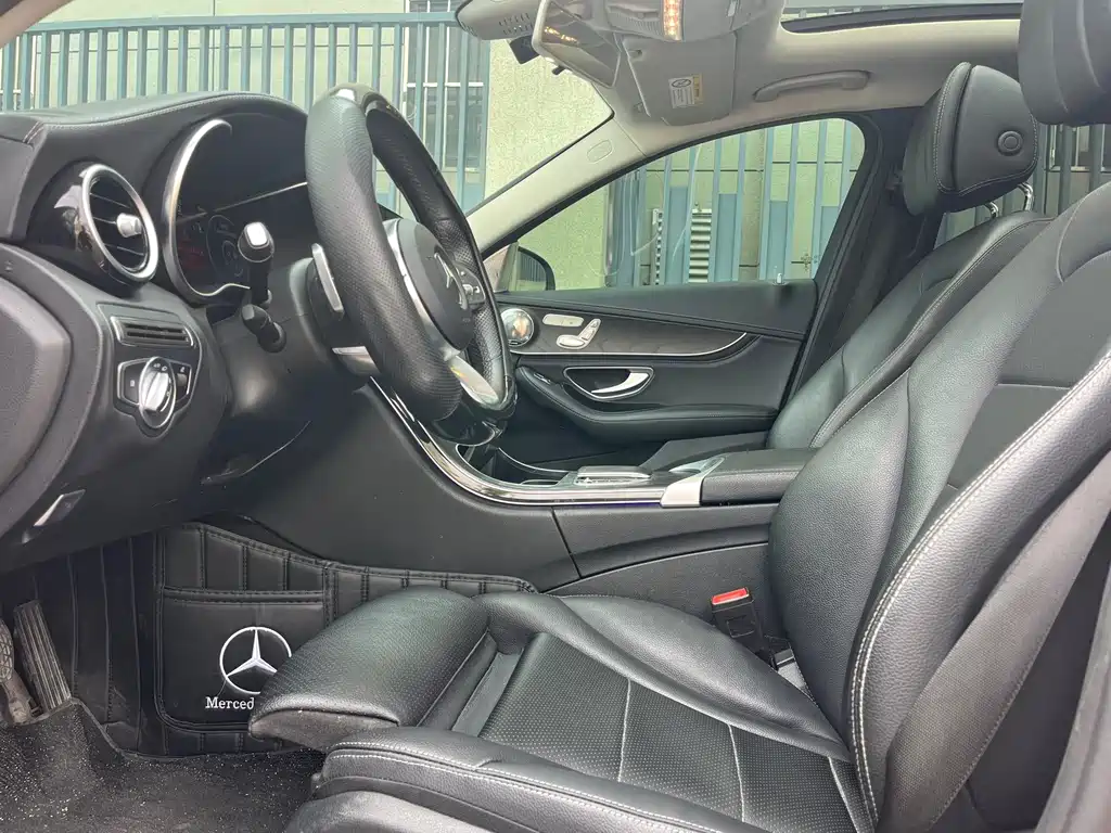 Mercedes-Benz C-Class — миниатюра 10