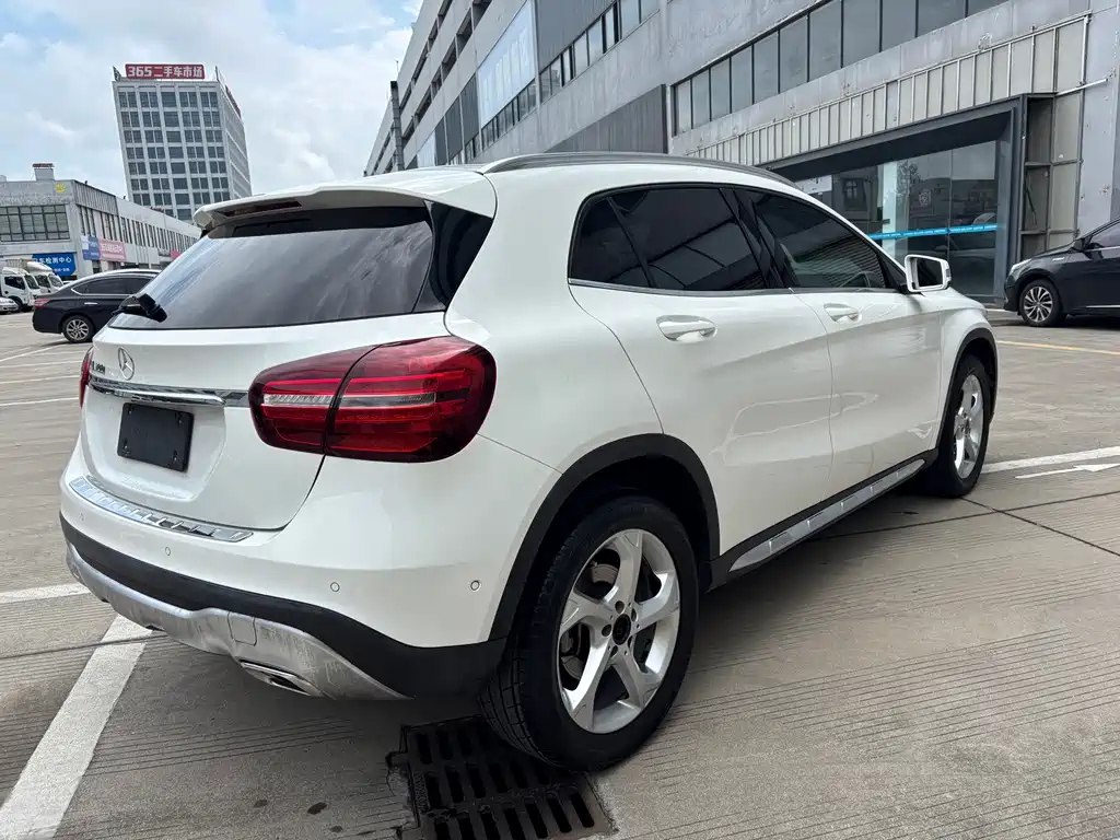 Mercedes-Benz GLA — миниатюра 10