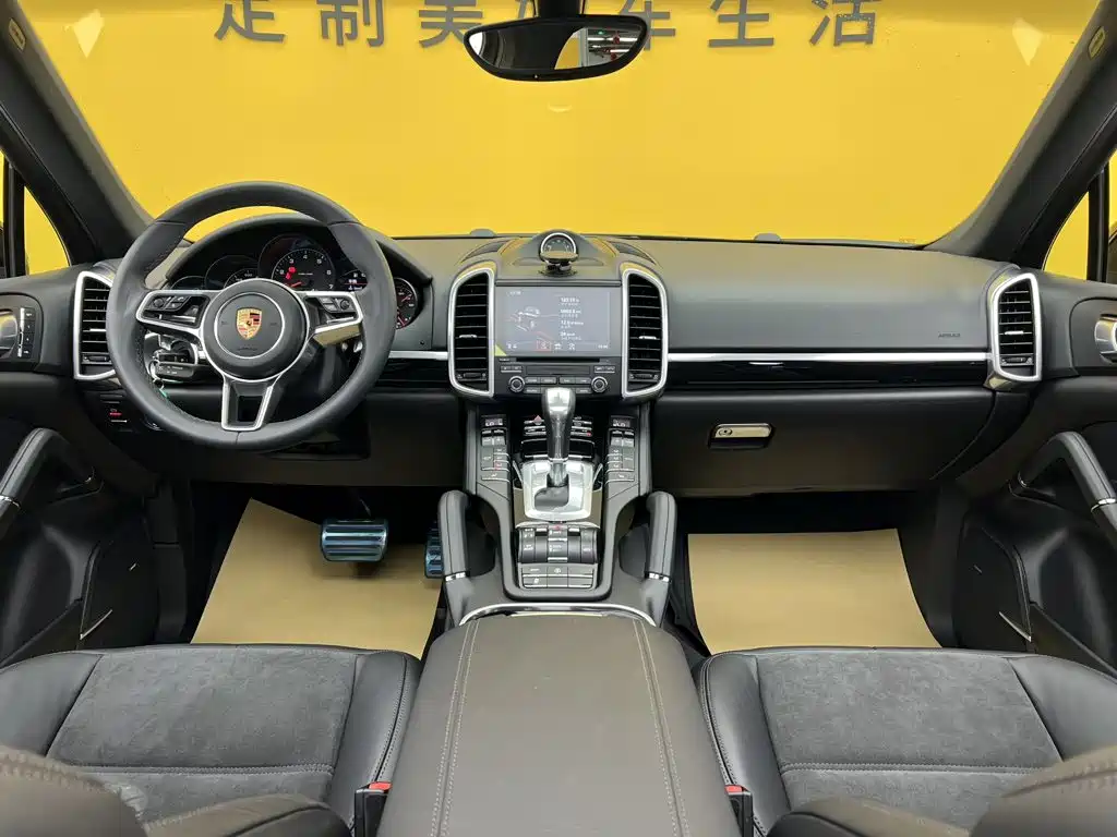 Porsche Cayenne — миниатюра 12