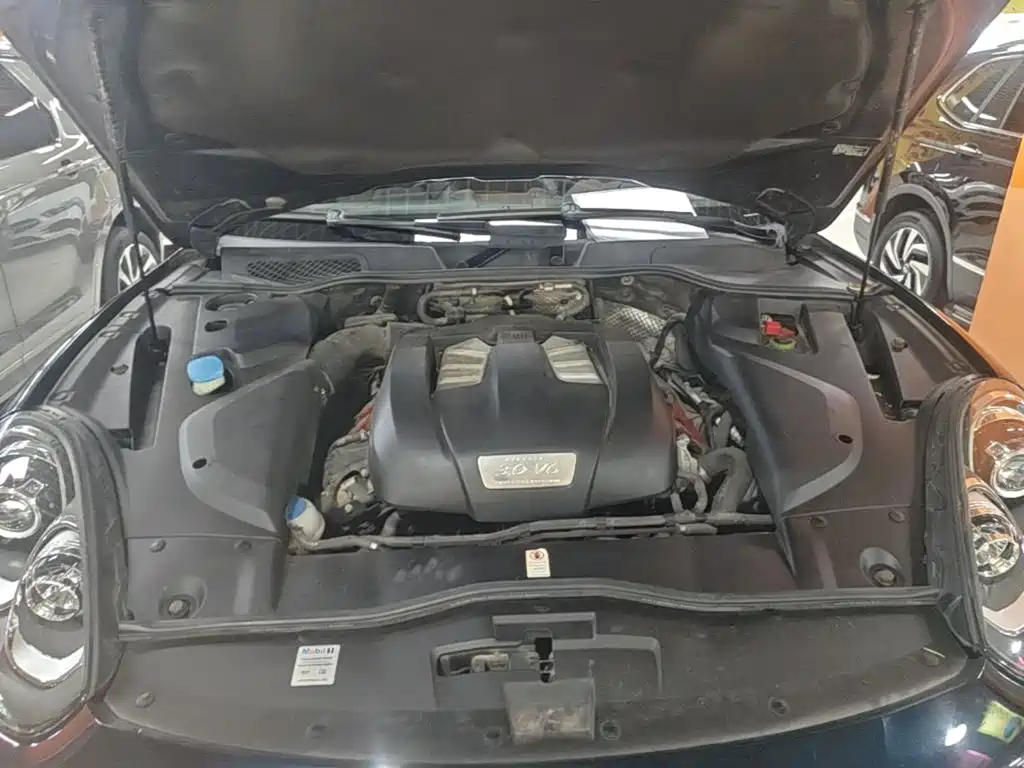 Porsche Cayenne — миниатюра 20