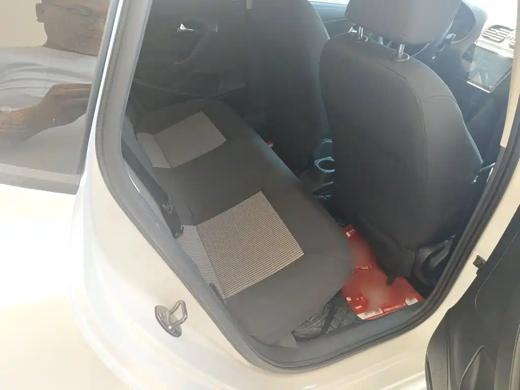 Volkswagen Polo — миниатюра 14