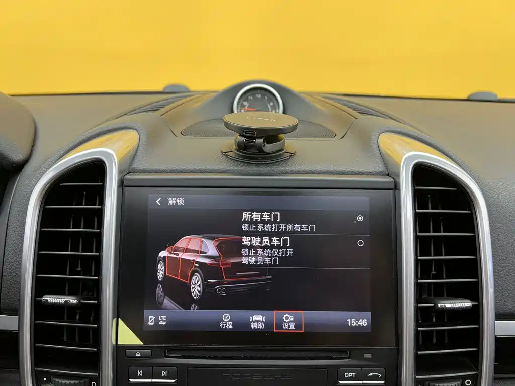 Porsche Cayenne — миниатюра 36