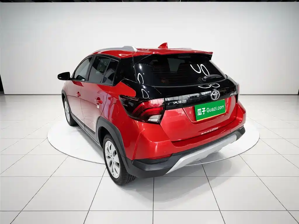 Toyota Yaris L - фото 23