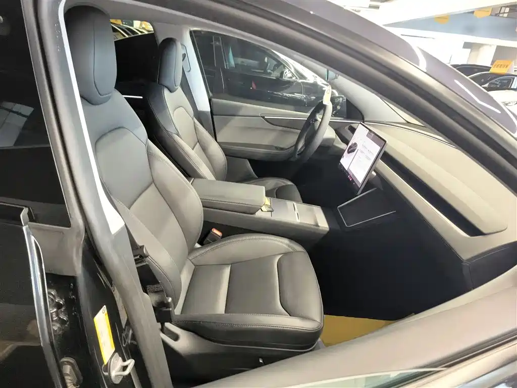 Tesla Model Y - фото 20