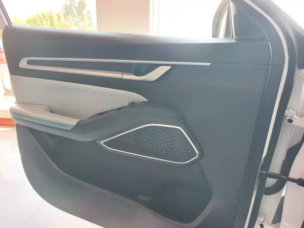 Geely Emgrand — миниатюра 5